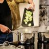 Επιφάνεια κοπής CHOP2POT 60202 38 x 21 cm, σε μαύρο, από πλαστικό, Joseph Joseph